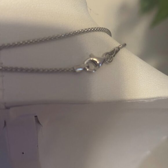 New Orleans Fleur-de-Lis Sterling Silver Necklace (22") and Earrings set! - Picture 4 of 16